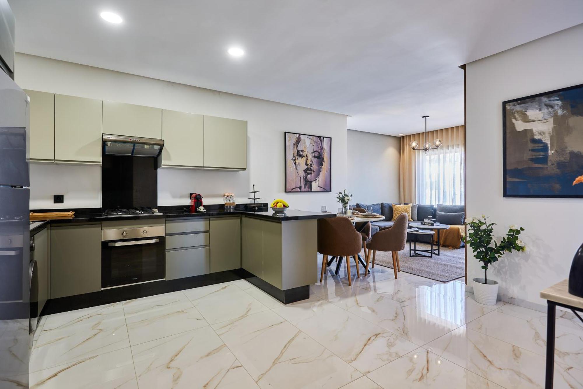 Sleek And Modern 2-bed Unit In Downtown Casa