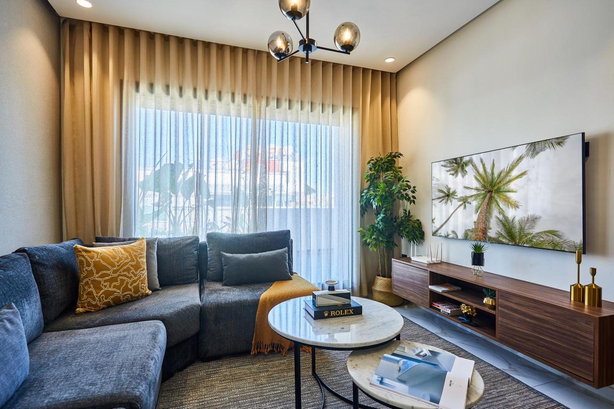 Sleek And Modern 2-bed Unit In Downtown Casa *