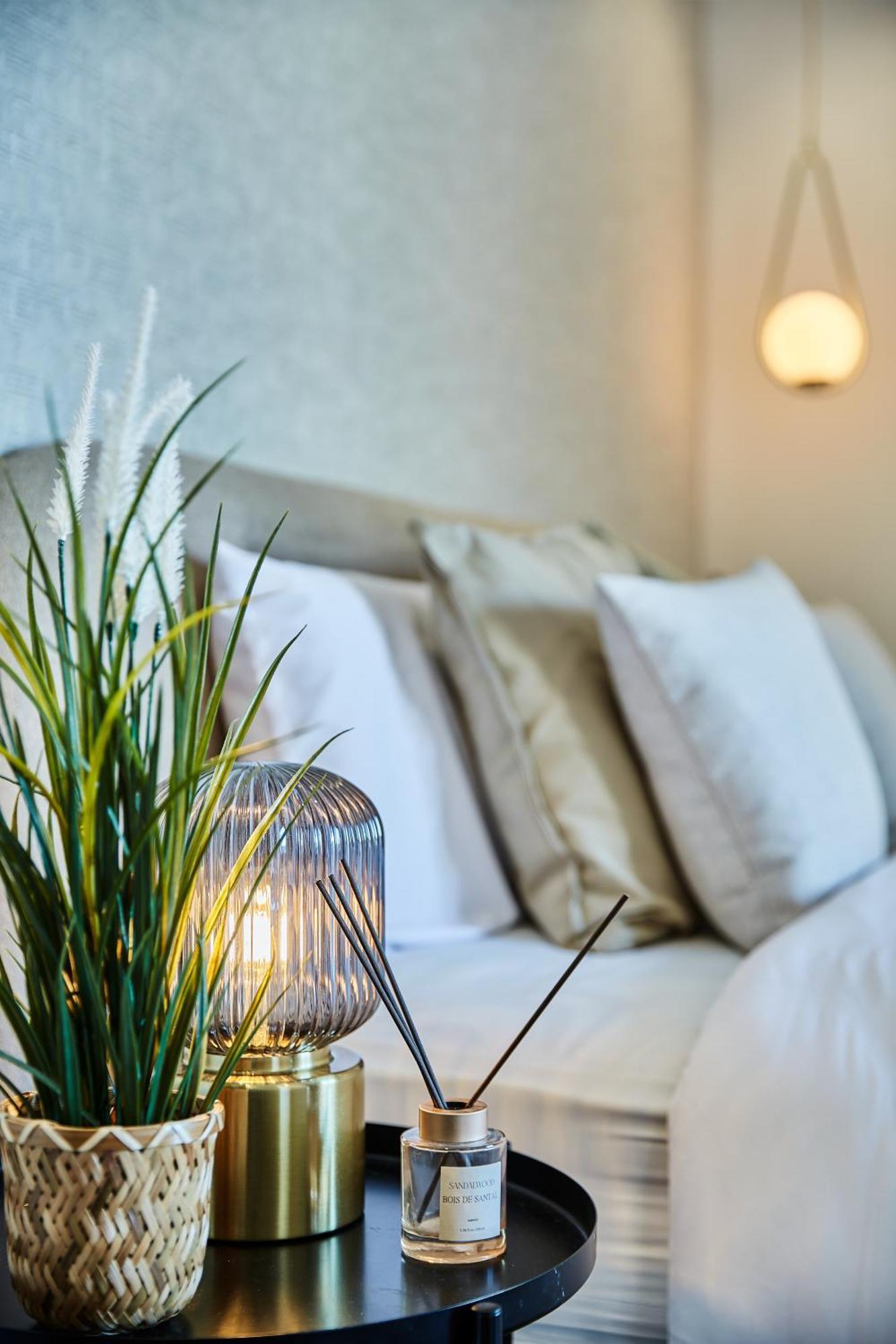 Sleek And Modern 2-bed Unit In Downtown Casa *