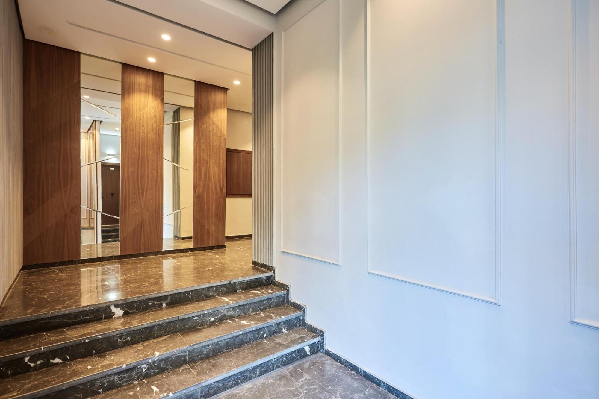 Sleek And Modern 2-bed Unit In Downtown Casa Apartment *